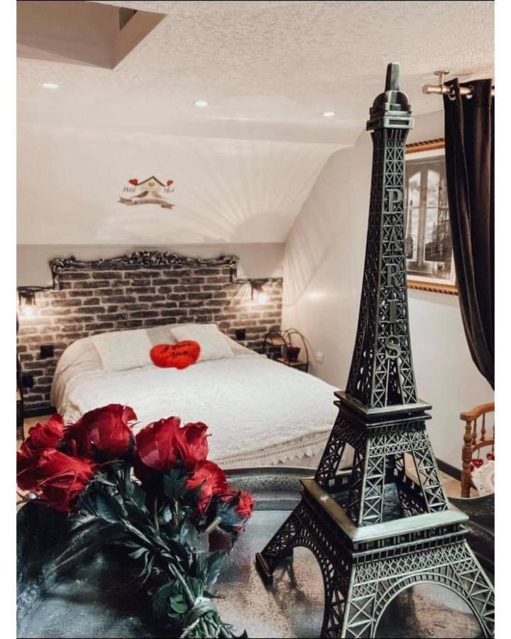 Appartement Romantique Parisien, Baignoire Retro Au Pied Du Lit Boulogne-sur-Mer Exterior foto
